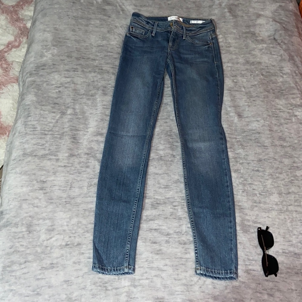 BRAND NEW GUESS JEANS